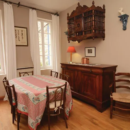 Cozy In Arles Tatil Evi *
