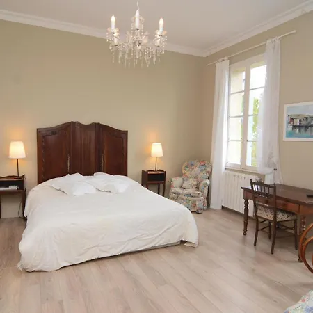 Cozy In Arles Tatil Evi *
