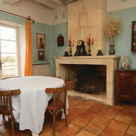 Cozy In Arles