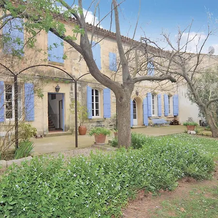 Cozy In Arles