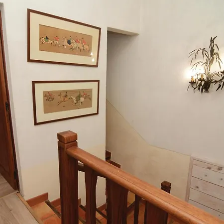 Cozy In Arles Tatil Evi Albaron