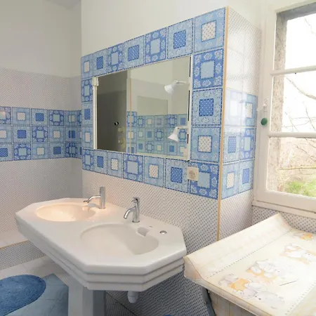 Cozy In Arles Tatil Evi